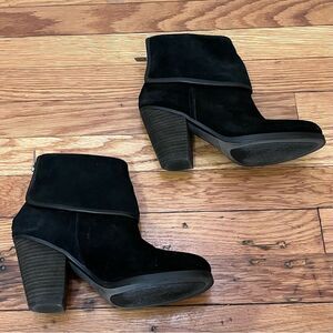 Vince Camuto Boots Heeled Booties Black Size 6 Women’s Suede Fold Over Ankle